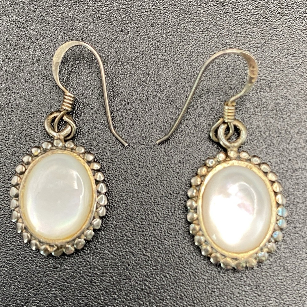 Unsigned 925 Sterling Silver Earrings Vintage Mother Of Pearl White